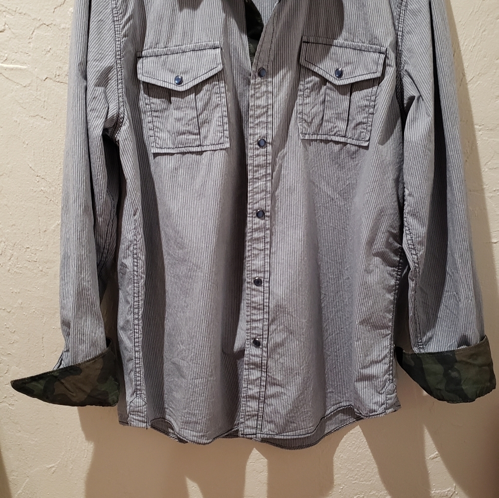American Rag button down shirt. Large - Picture 8 of 10